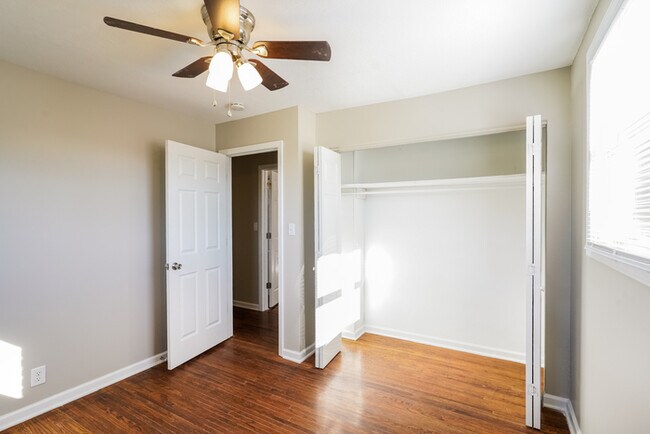 Building Photo - Charming 4-Bedroom Home with Spacious Lawn