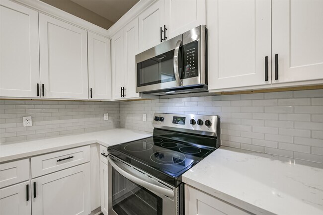 Building Photo - 4405 Mallow St