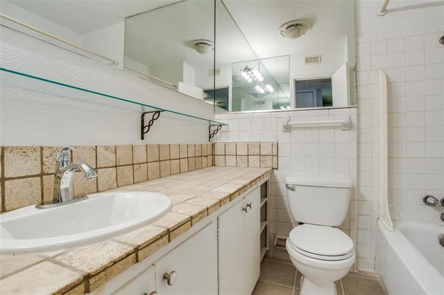 Building Photo - 4039 Cole Ave