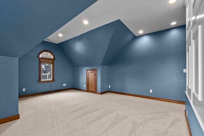 Building Photo - Stunning Air Conditioned 1931 Tudor in Coveted Admiral w/ Views
