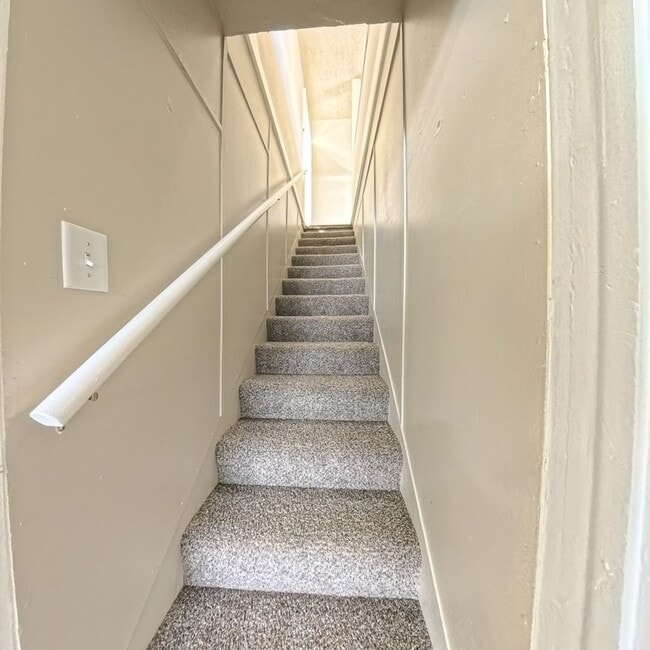 Building Photo - Newly remodeled 3 bedroom 2 bathroom home-Located in Jefferson
