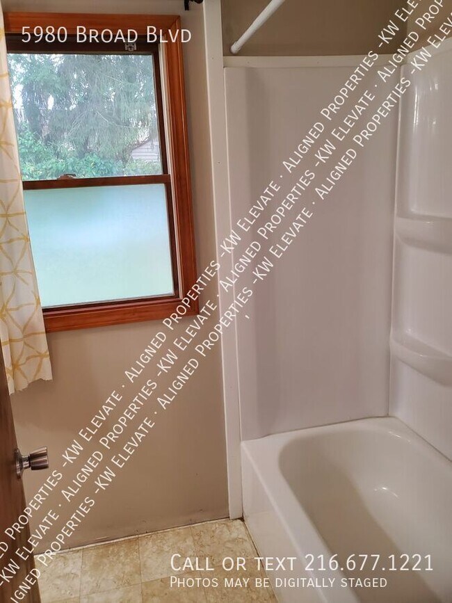 Building Photo - Welcome home !!