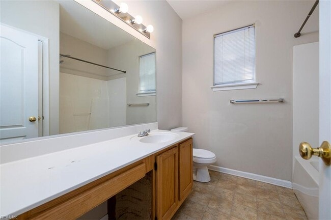 Building Photo - 5819 Woodside Ln