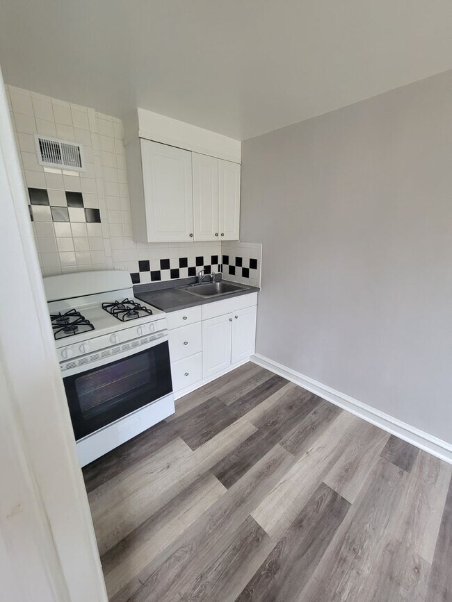 Building Photo - 3315 Indian Queen Ln