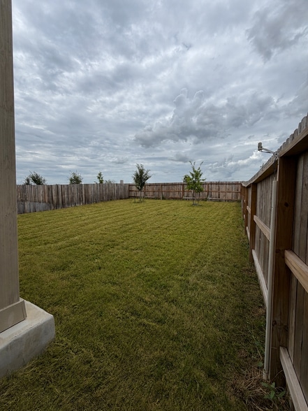 Building Photo - 5712 Hartley Home