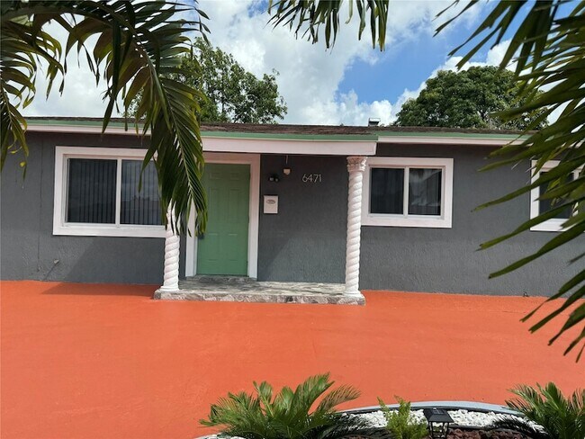 Building Photo - 6471 SW 27th Street