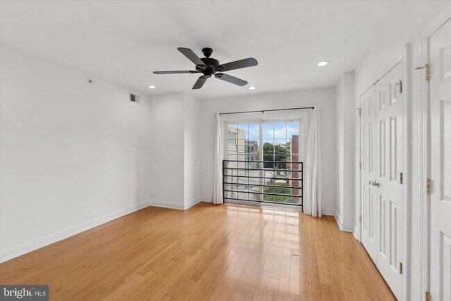 Building Photo - 1707 Carpenter St