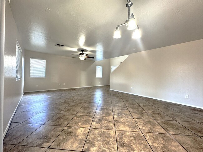 Building Photo - ***MOVE IN SPECIAL: $300 OFF MOVE IN -4 BEDROOM HOME IN TUSCANO