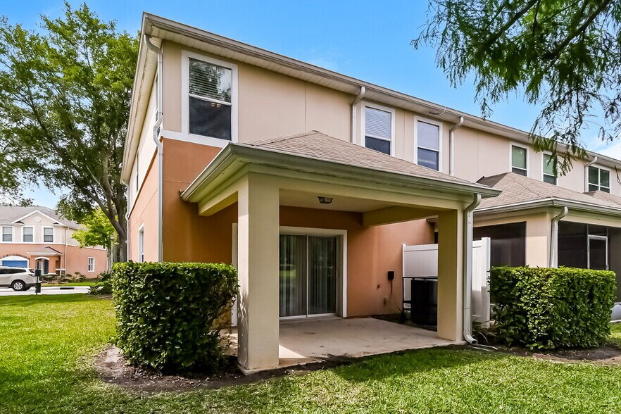 Building Photo - 5966 Pavilion Dr