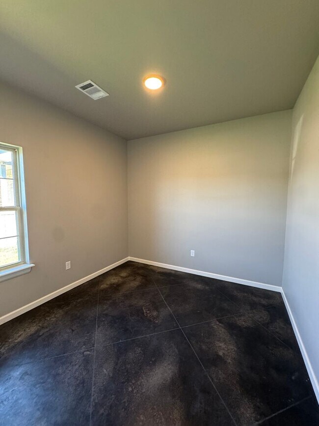 Building Photo - Located in Beacon Pointe!!!4bedrooms 2bathrooms 2 car garage NEWer Build 2025