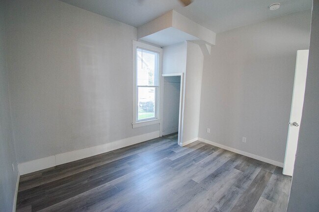 Building Photo - 1516/1520 E Hawthorne St