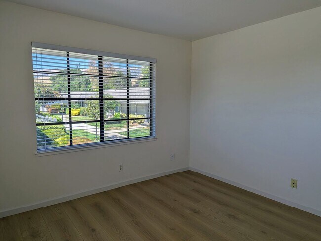Building Photo - 5069 Cribari Bluff