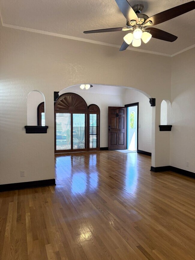 Building Photo - 479