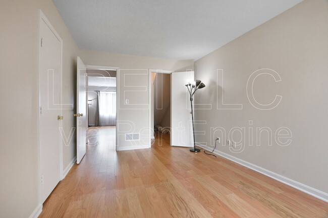 Building Photo - 10783 Colonial Woods Ct