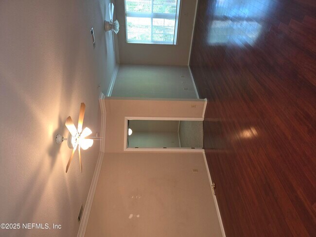 Building Photo - 13810 Sutton Park Dr N