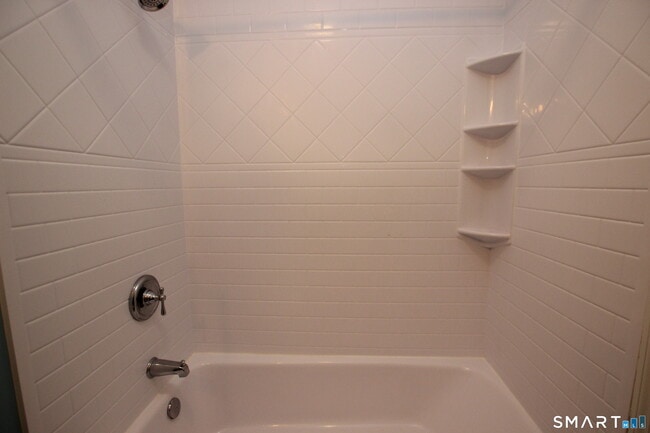 Building Photo - 12 Eagle Rock Hill