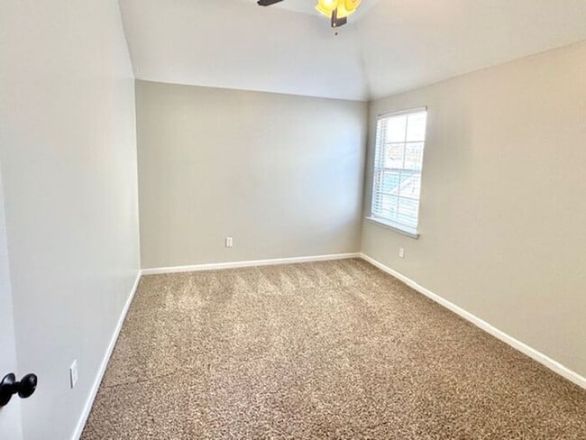 Building Photo - Move In Special! Gated Community 4 Bedroom 2.5 Bath Home In Southeast Memphis