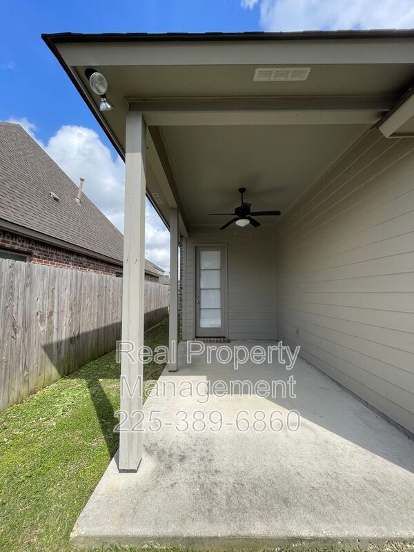 Building Photo - 12459 N Stumberg Villas Ct