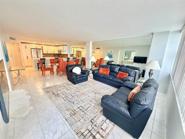 Building Photo - 800 SE 20th Ave