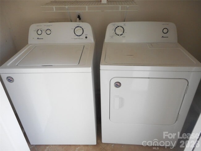 Building Photo - 8431 Leeper Dr