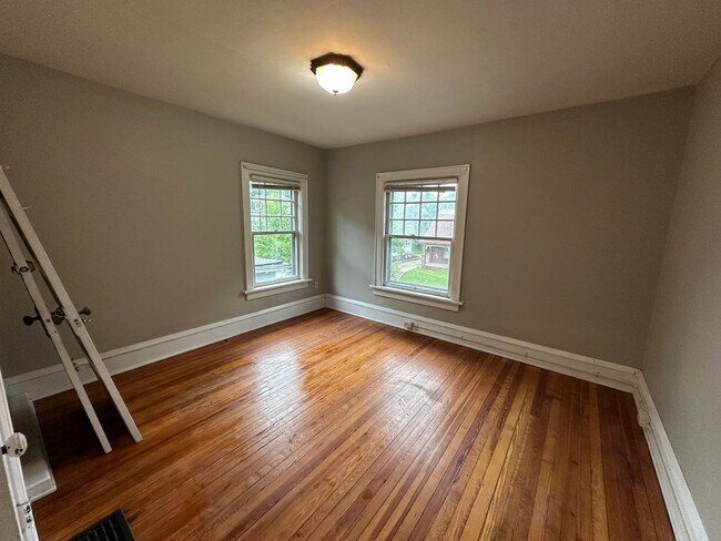Building Photo - 160 Frambes Ave