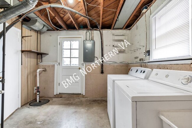 Building Photo - 5722 4th St S