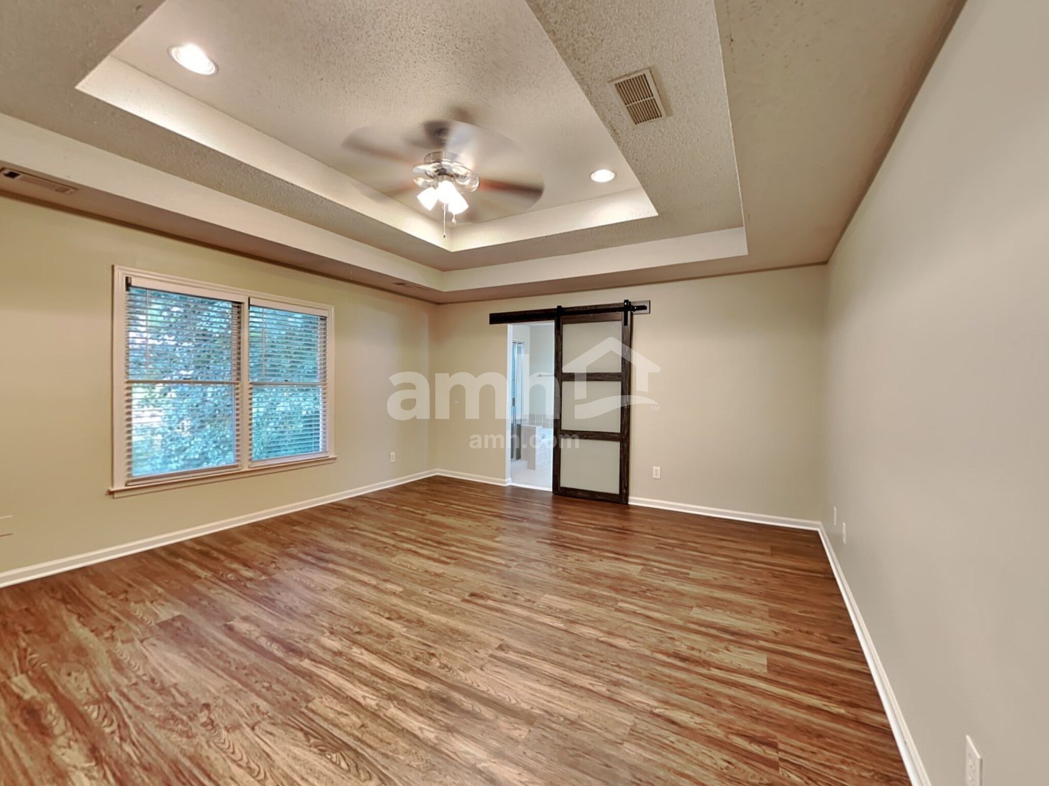 Building Photo - 581 Thornbush Ter