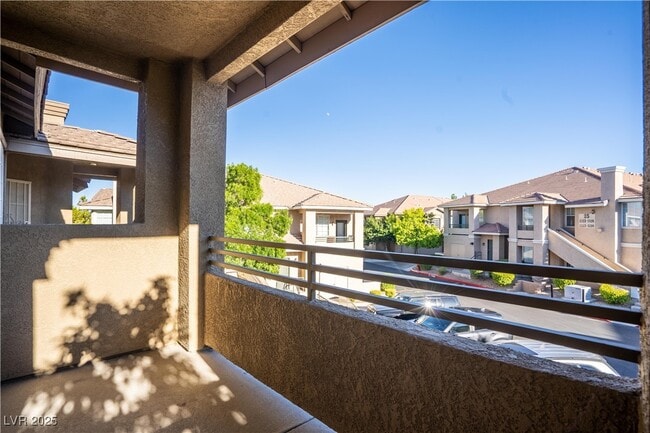 Building Photo - 9901 Trailwood Dr