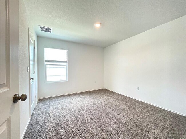 Building Photo - 10501 Steinbeck Dr