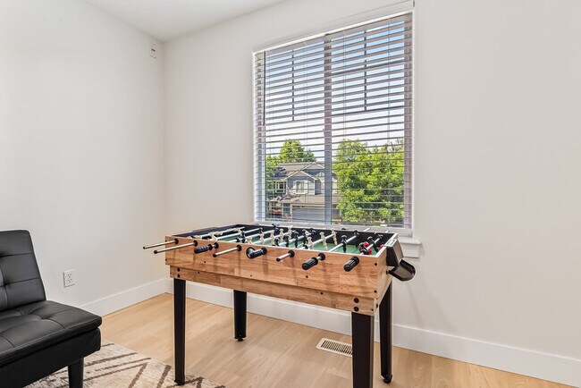 Building Photo - 4061 E Arch Dr