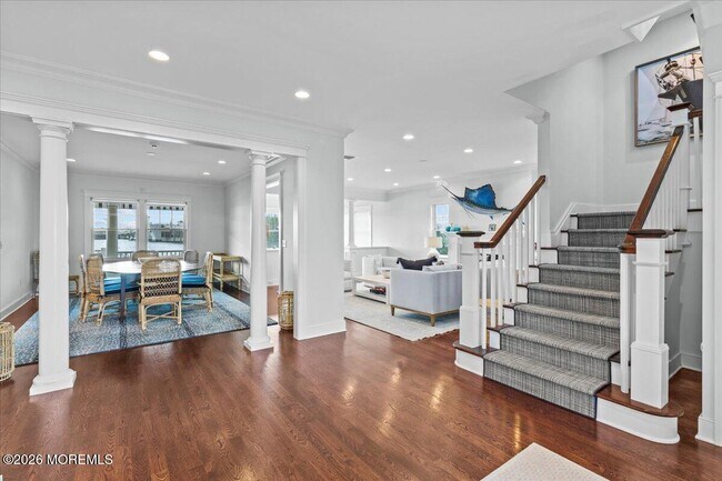 Building Photo - 1200 Bay Ave