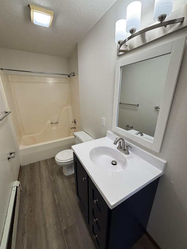 Building Photo - 619 S Johnson-5