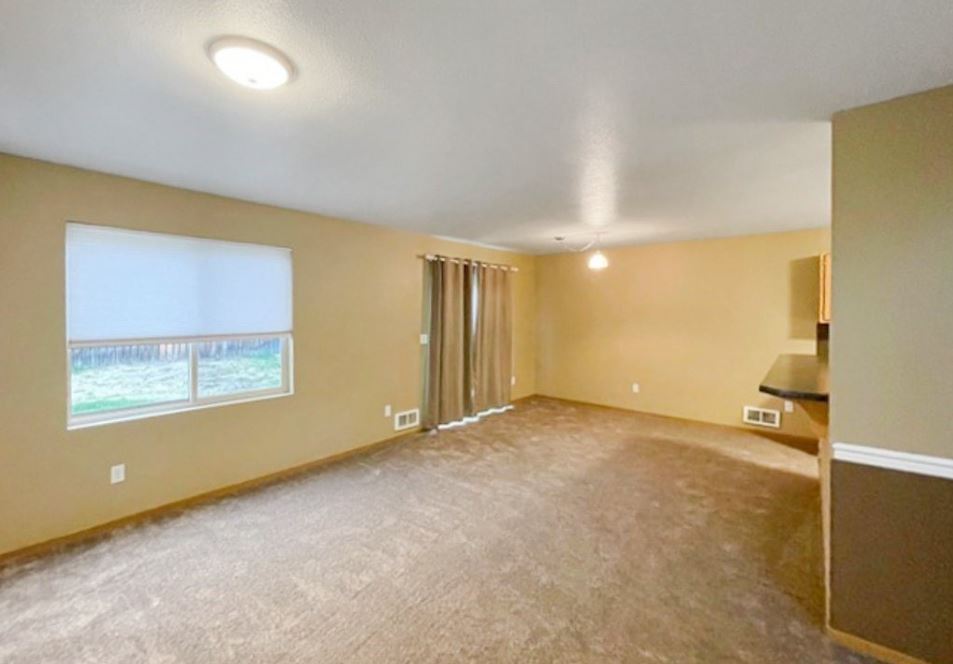 Building Photo - 2104 N Yellowstone St