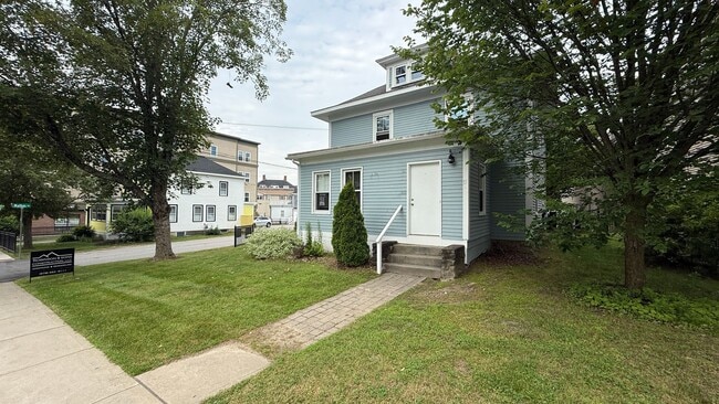 Building Photo - 15 Madbury Rd