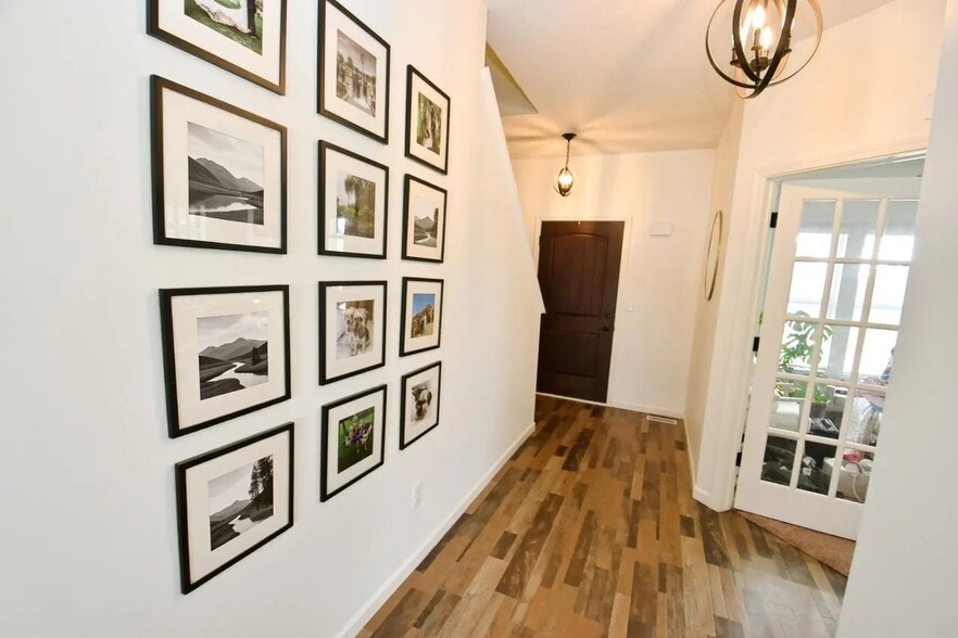 Building Photo - 4236 Douthart Pl