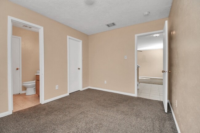 Building Photo - 8914 Pecan Pl Dr