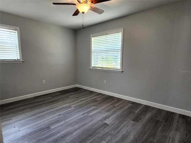 Building Photo - 2617 Pine Tree Dr