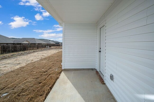 Building Photo - $1665! Beautiful 3Bed 2Bath in newly built Woodland Circle!