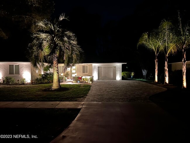 Building Photo - 937 Espinado Ave