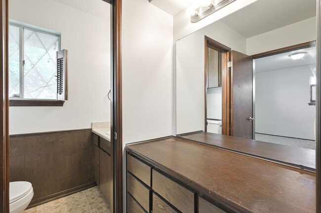 Building Photo - 1401 SW 60th St