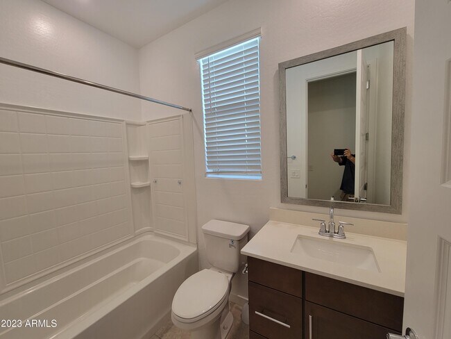 Building Photo - 9825 E Talon Ave