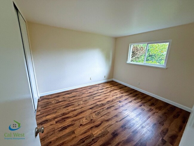 Building Photo - 1370 Fernwood Ln