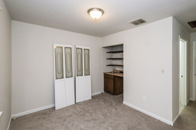 Building Photo - 6919 Taylor Manor Ave