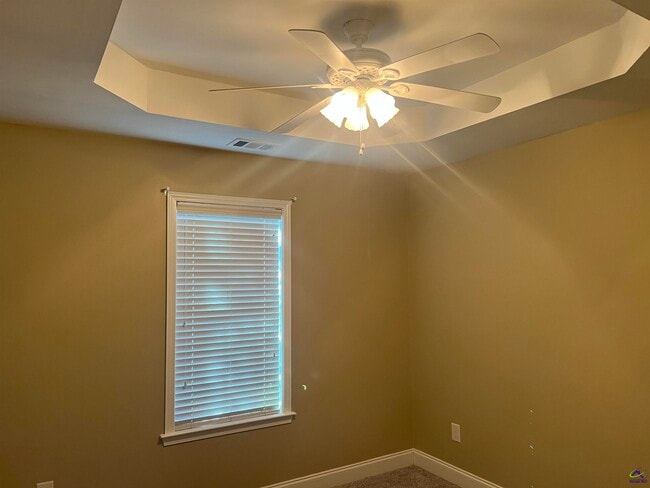 Building Photo - 202 Chasen Ct