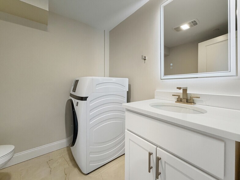 Building Photo - 220 Winthrop St