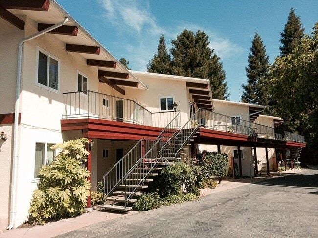 Building Photo - 241 Lafayette Cir