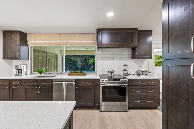 Building Photo - 606 Wedge Dr