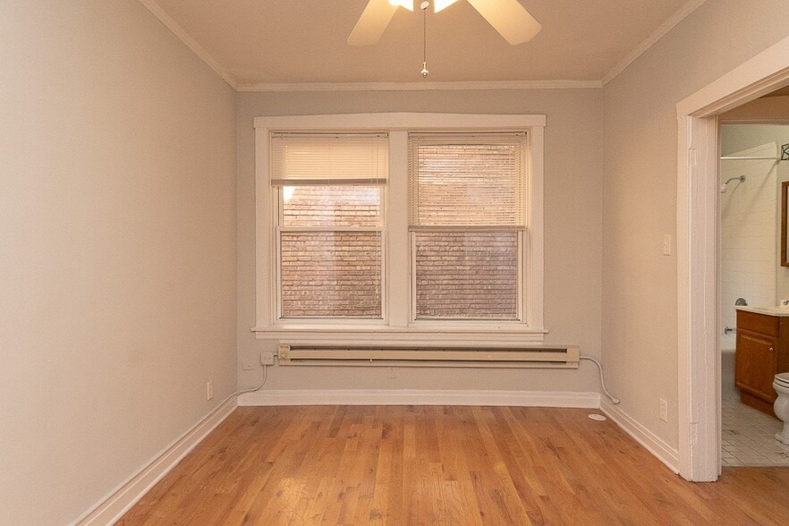 Building Photo - 516 W Melrose St