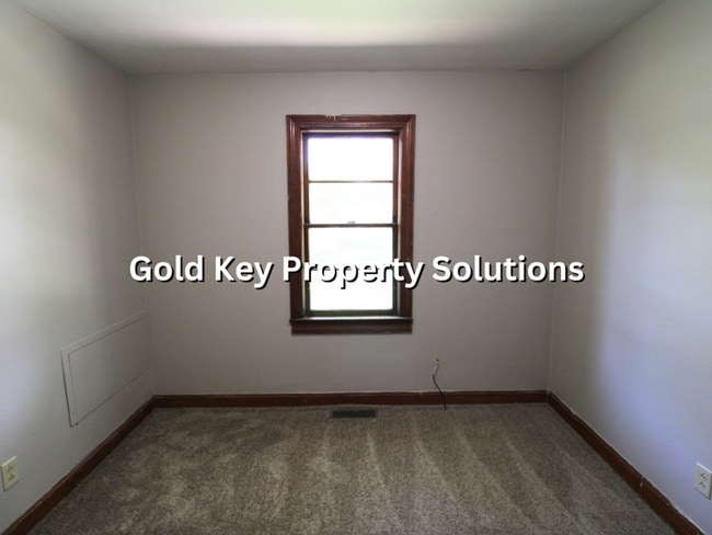 Building Photo - NORTH ANDERSON 3 BR 1 BA Brick Ranch with Central Air and Garage (NO SECTION 8)