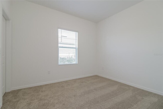 Building Photo - 101 Hidden Lk Lp